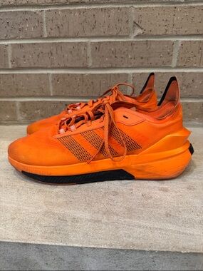 Adidas mens 9 Orange black Avryn boost sneaker shoes EUC